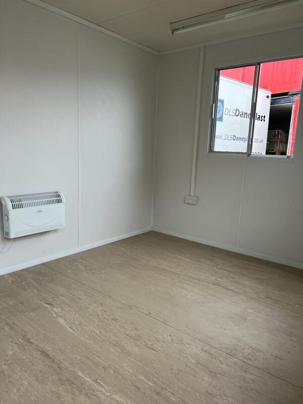 SOLD - 16ft x 9ft Welfare Unit - Image 3