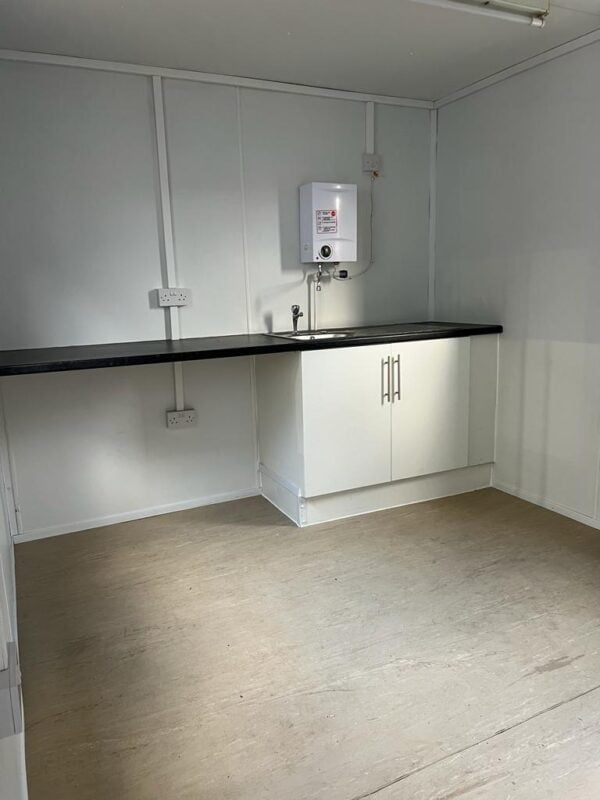 SOLD 16ft x 9ft Welfare Unit - Image 2