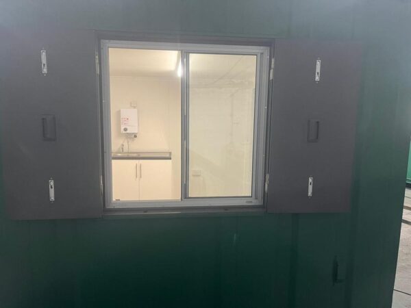 SOLD 16ft x 9ft Welfare Unit with Toilet - Image 5