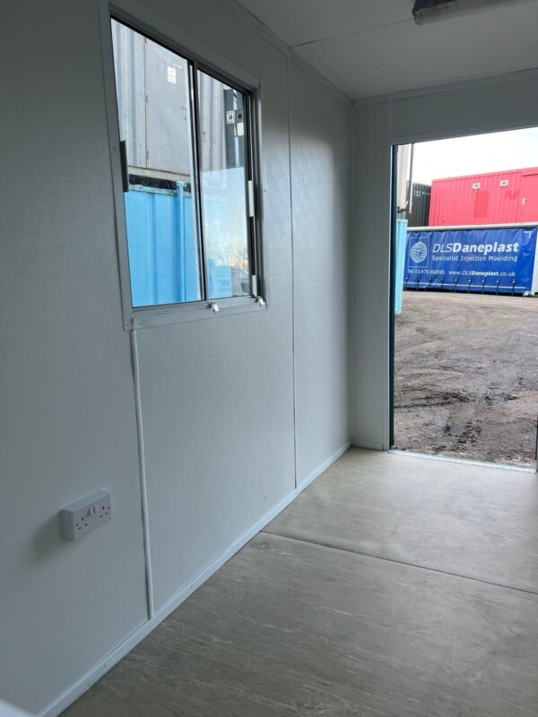 SOLD - 12ft x 10ft Site Office - Image 6