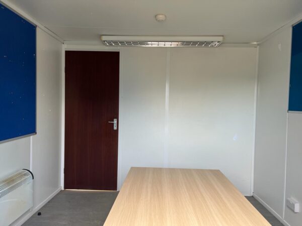 SOLD - 24ft x 9ft Site Office - Image 10