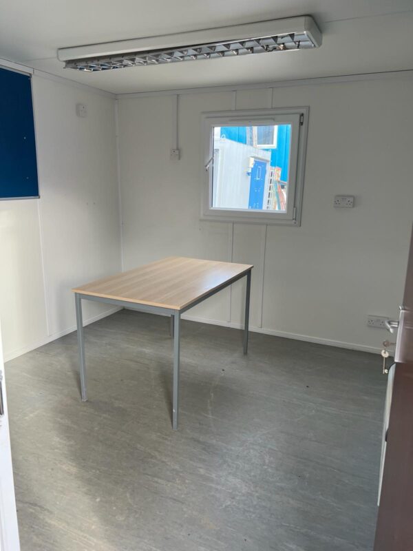 SOLD - 24ft x 9ft Site Office - Image 11