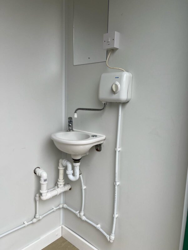 SOLD - 16ft x 9ft Welfare unit with Toilet - Image 5