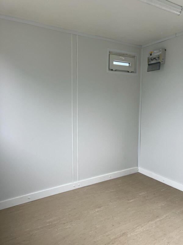 SOLD - 16ft x 9ft Welfare unit with Toilet - Image 11