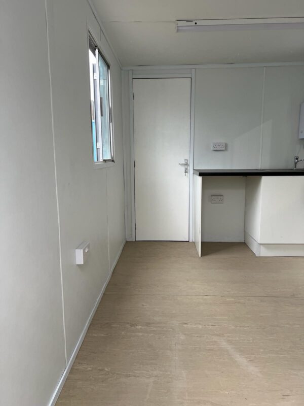 SOLD - 16ft x 9ft Welfare Unit with Toilet - Image 8