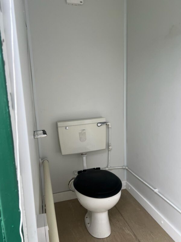 SOLD - 16ft x 9ft Welfare unit with Toilet - Image 6