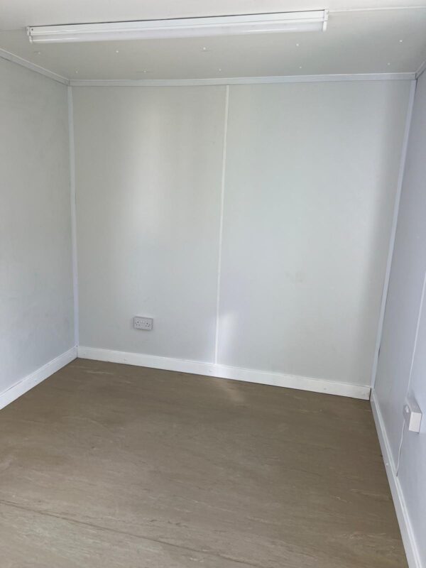 SOLD - 16ft x 9ft Welfare Unit with Toilet - Image 14