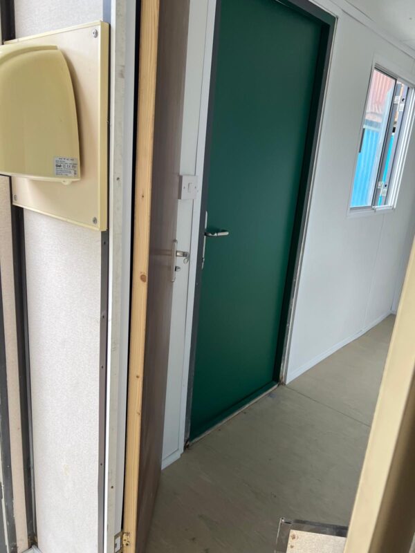 SOLD - 16ft x 9ft Welfare Unit with Toilet - Image 8