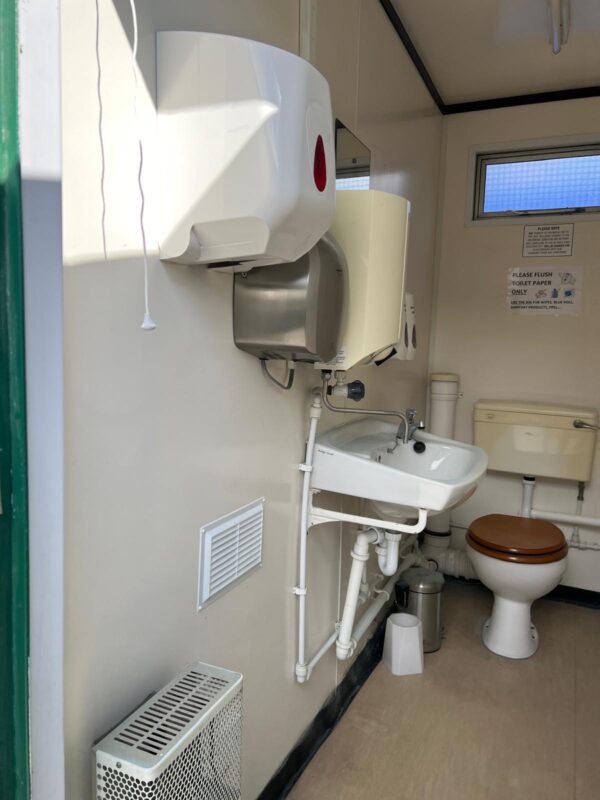 SOLD - 16ft x 9ft Welfare Unit with Toilet - Image 7