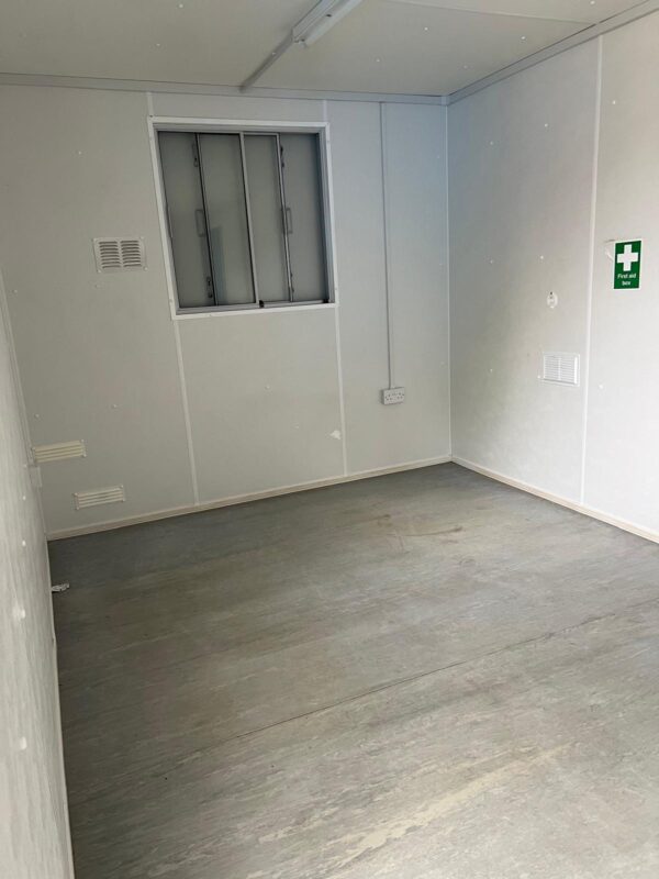 SOLD 24ft x 9ft Site office open plan - Image 6