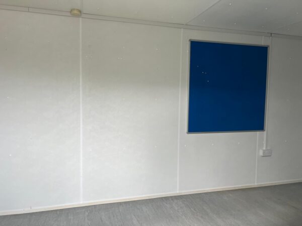 SOLD 24ft x 9ft Site office open plan - Image 10