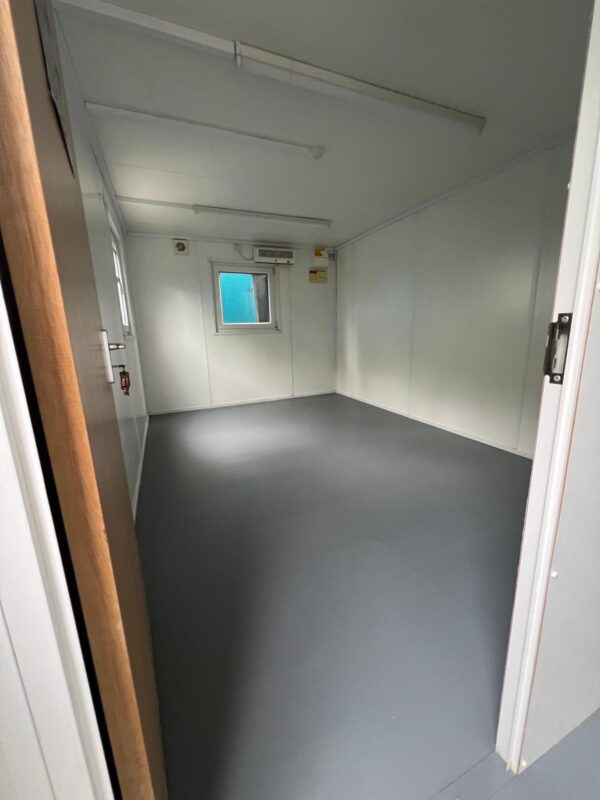 SOLD - 32ft x 10ft Site Office - Image 11