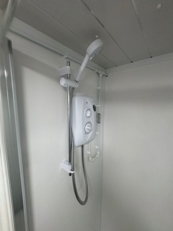 24ft x 9ft Reconditioned Jackleg Anti Vandal Unit with female and male toilets and shower units - Image 2