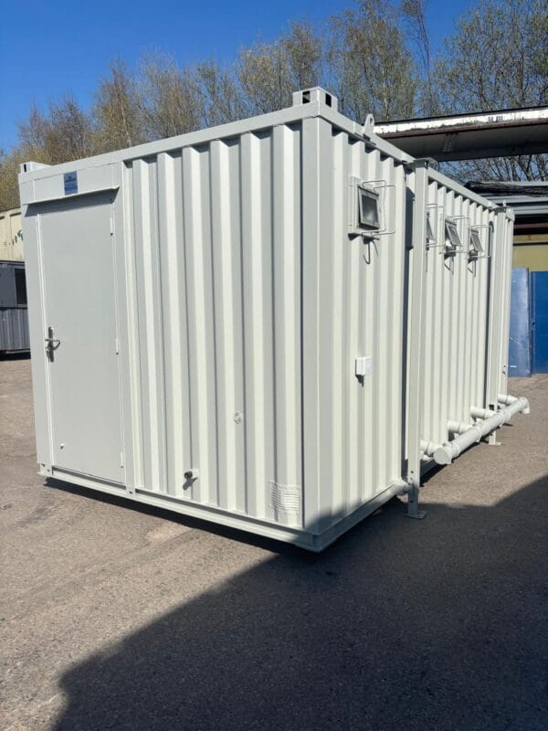 SOLD TO A CUSTOMER IN CLAY CROSS- 16ft x 9ft Reconditioned Toilet Unit - Image 2