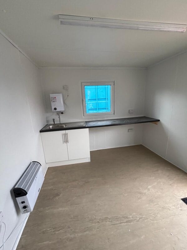 -SOLD TO CUSTOMER IN BRIDGEND. 16ft x 10ft Reconditioned Unit - Image 10