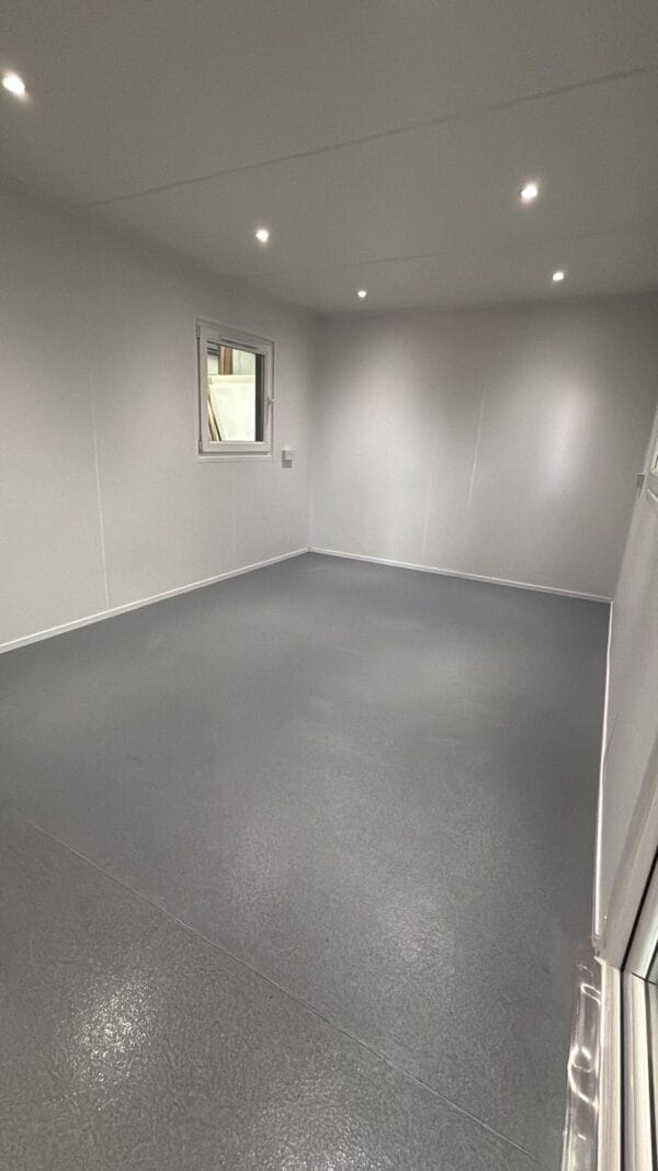 SOLD - 32ft x 10ft Reconditioned Luxury Office - Image 15