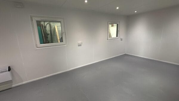 SOLD - 32ft x 10ft Reconditioned Luxury Office - Image 13