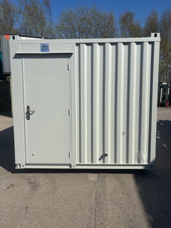 SOLD TO A CUSTOMER IN CLAY CROSS- 16ft x 9ft Reconditioned Toilet Unit - Image 3