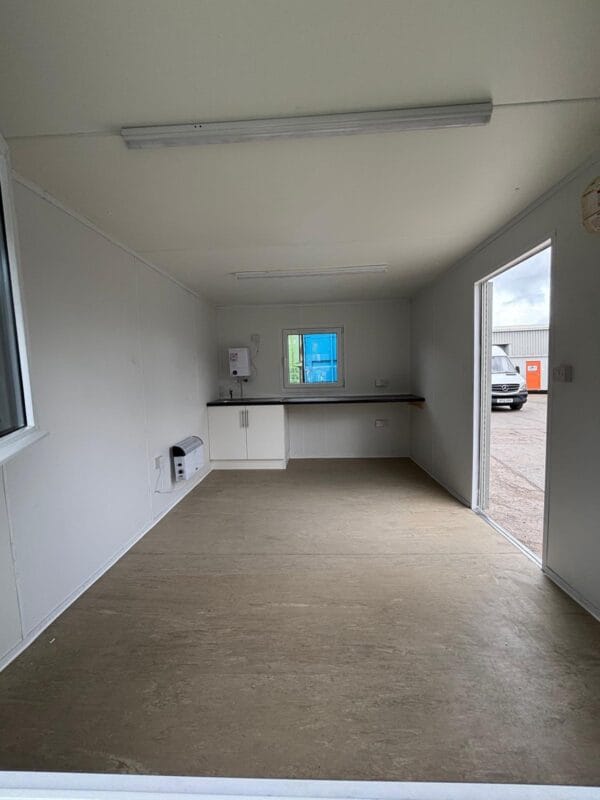 -SOLD TO CUSTOMER IN BRIDGEND. 16ft x 10ft Reconditioned Unit - Image 9