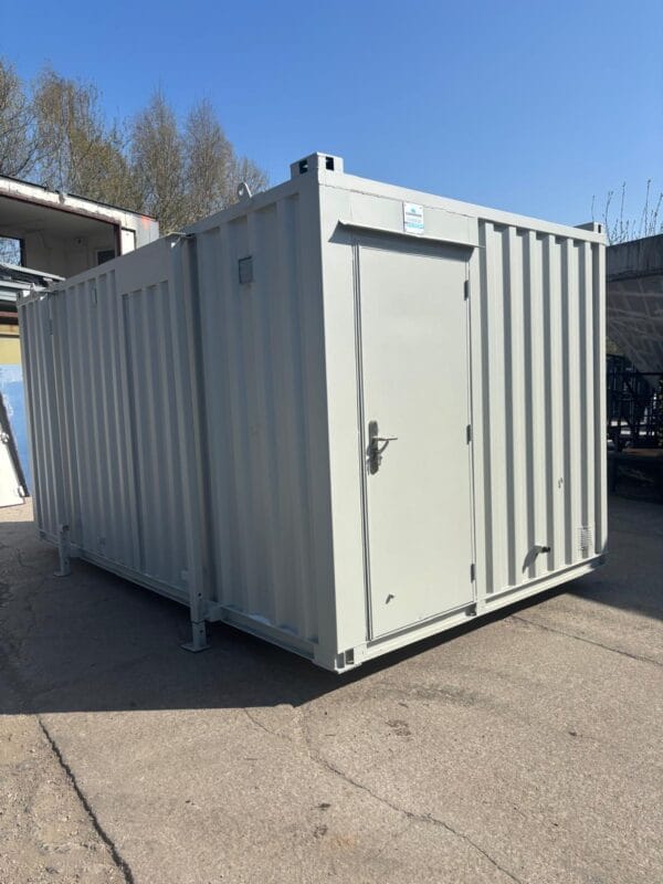 SOLD TO A CUSTOMER IN CLAY CROSS- 16ft x 9ft Reconditioned Toilet Unit - Image 5