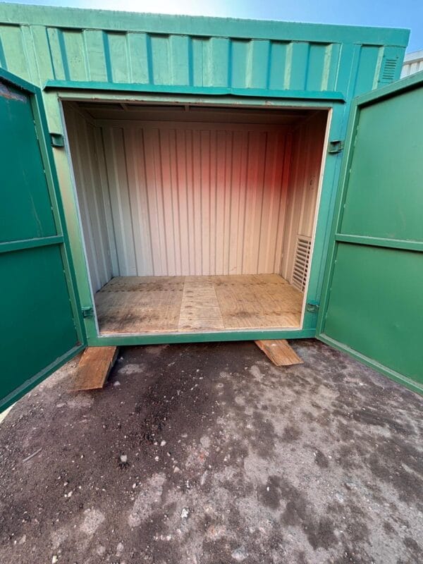 Storage cabin 3m wide 2m deep 2.5m high - Image 8