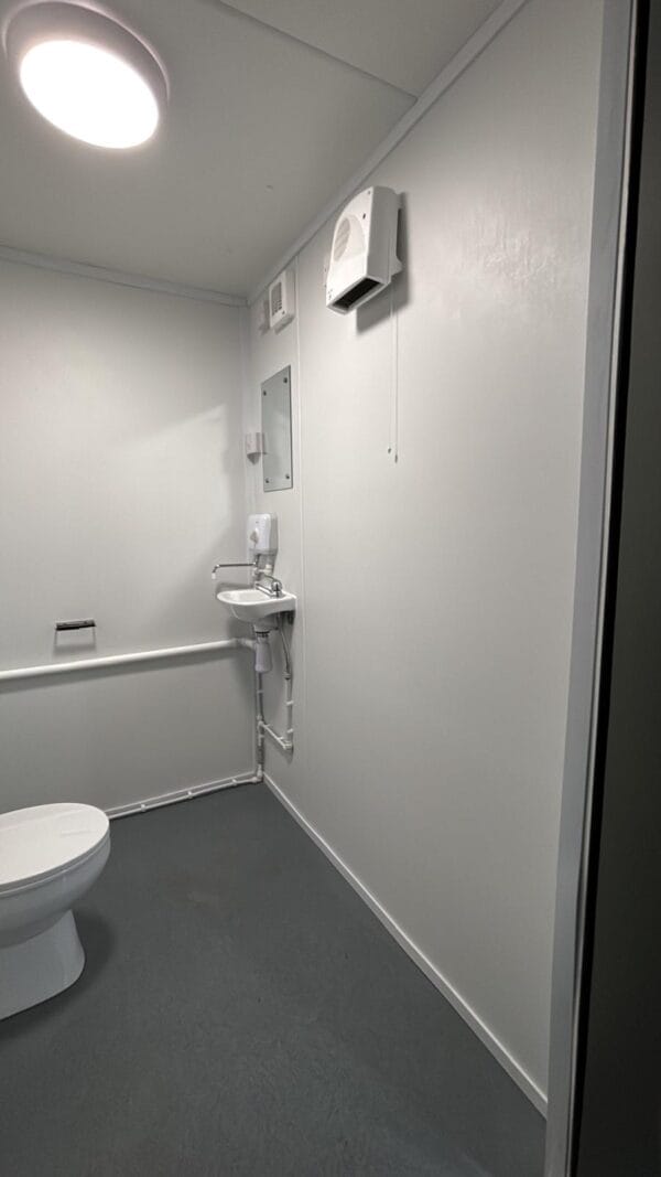 SOLD - 32ft x 10ft Reconditioned Luxury Office - Image 12