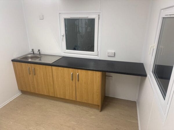 SOLD TO AN EQUESTRIAN FACILITY IN CHESHIRE -20ft x 10ft Site office/Canteen - Image 7