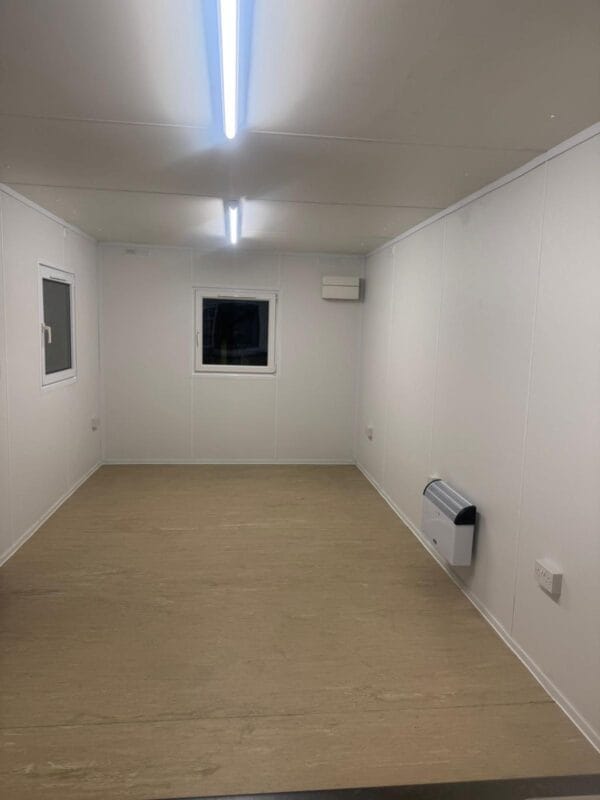 SOLD TO AN EQUESTRIAN FACILITY IN CHESHIRE -20ft x 10ft Site office/Canteen - Image 6