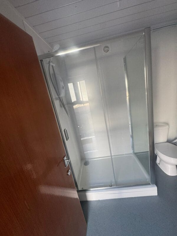SOLD TO A CUSTOMER IN KINGS LYNN - 32ft x 10ft Reconditioned Welfare Unit - Image 7