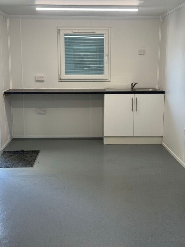 Reconditioned 21ft x 9ft 6" Site Office – Fully Refurbished with Kitchenette - Image 7