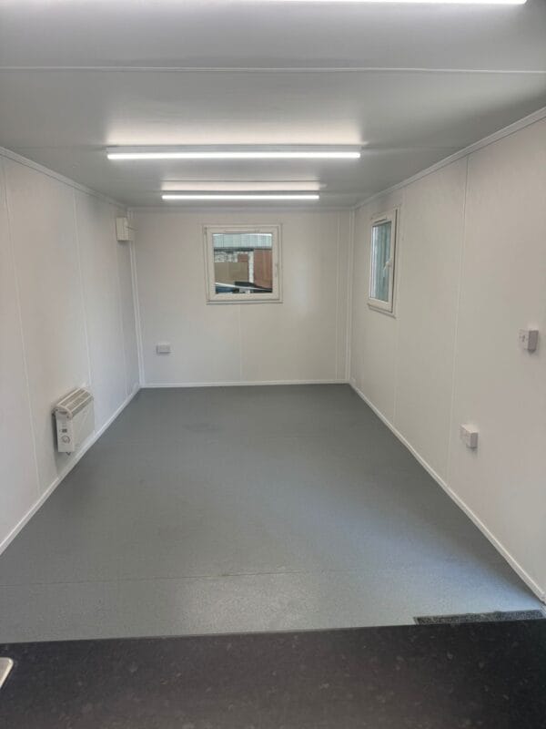 Reconditioned 21ft x 9ft 6" Site Office – Fully Refurbished with Kitchenette - Image 8