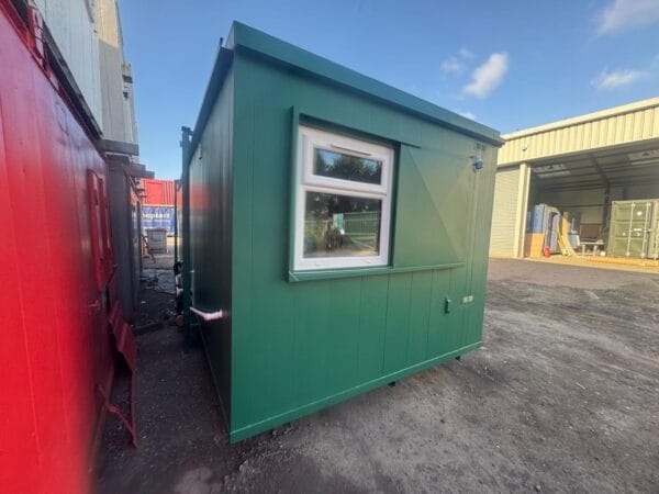 SOLD TO A CUSTOMER IN KINGS LYNN - 32ft x 10ft Reconditioned Welfare Unit - Image 4