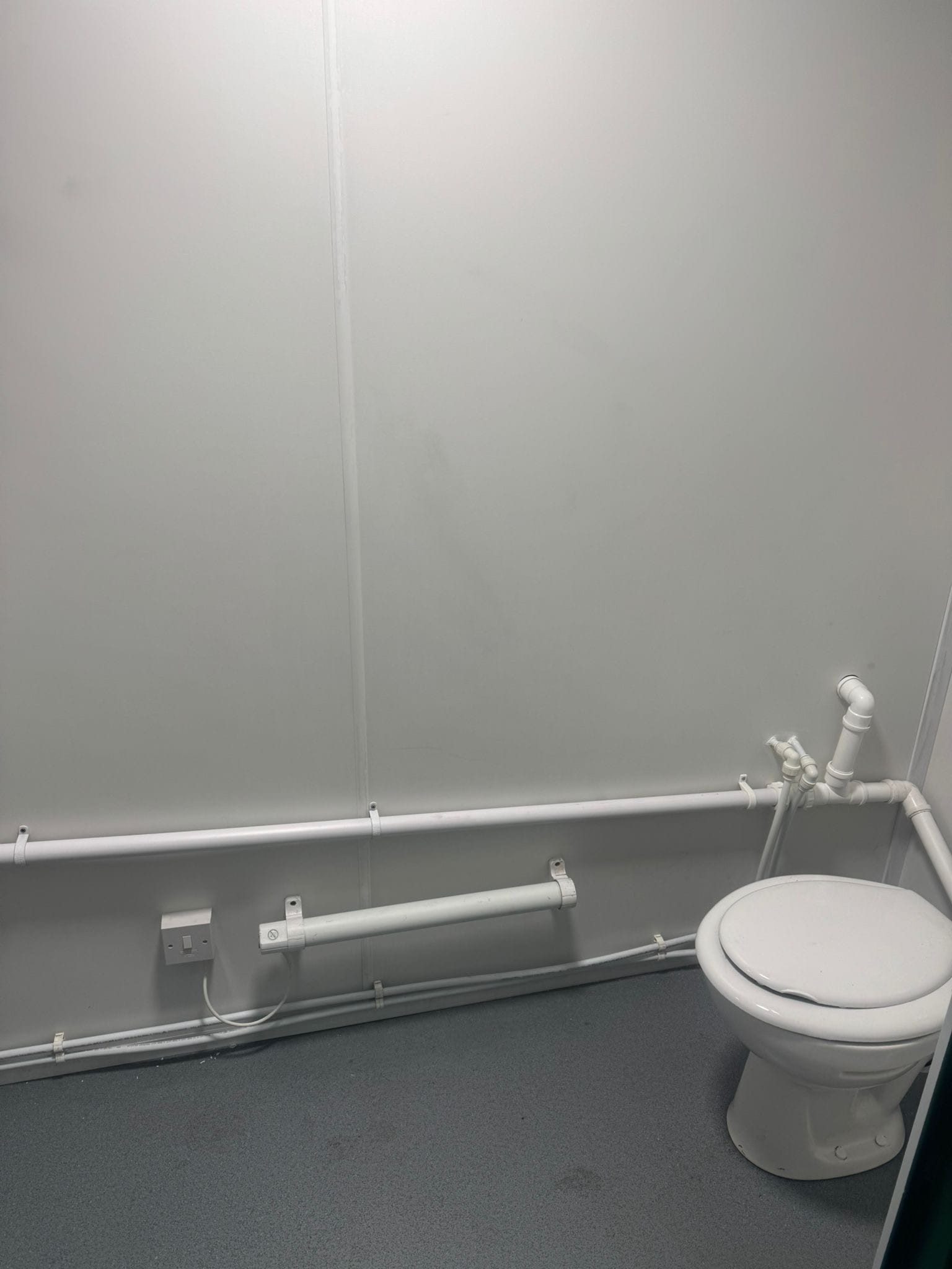 Sold to a company in Worksop, Notts - 24ft x 9ft Shipping Container Welfare Office - Image 8