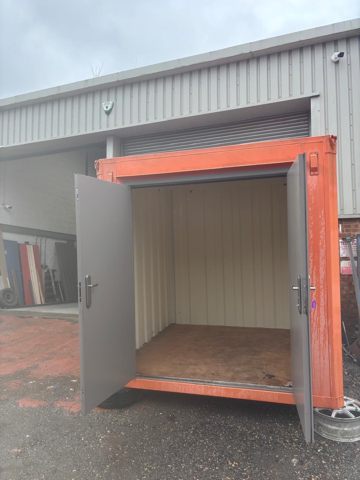 Sold to a farmer, Clay Cross - 8ft x 8ft x 8ft Shipping Storage Container - Image 6